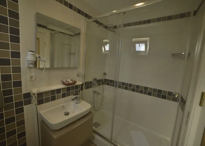 מלון Sarnic Premier