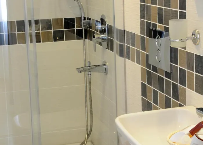 מלון Sarnic Premier